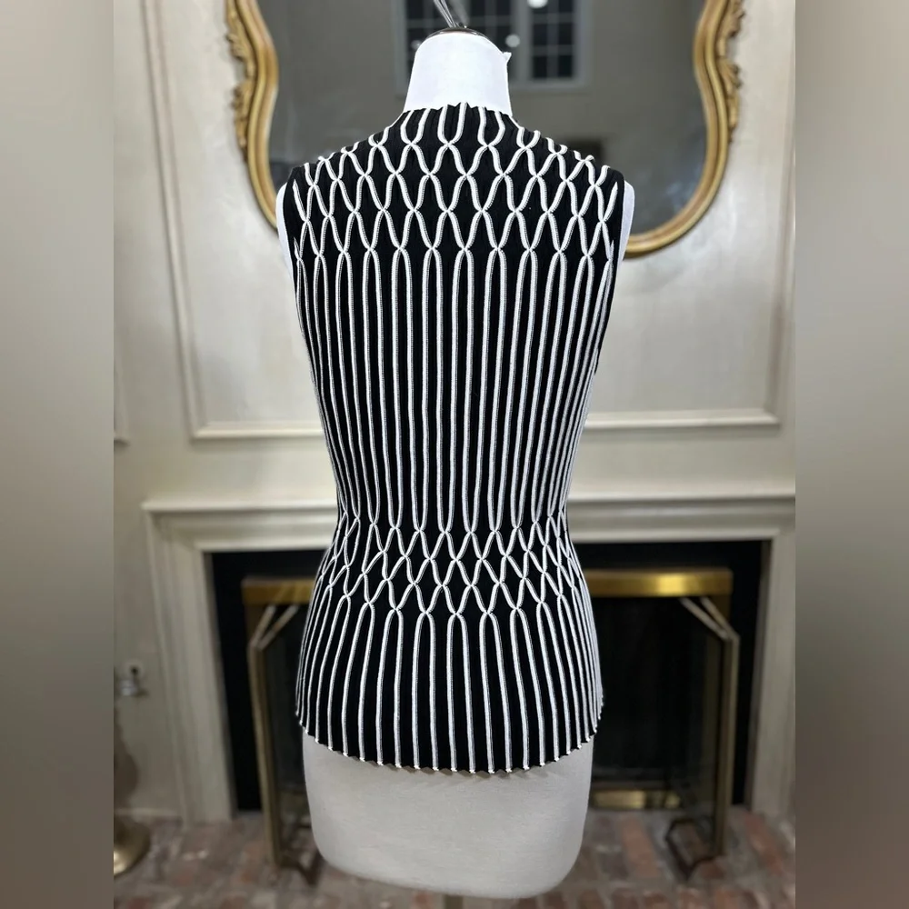 White House Black Market Graphic Knit Tank L Black White Mod Minimalist Office - Picture 5 of 8